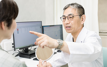 皮膚科専門医による診療